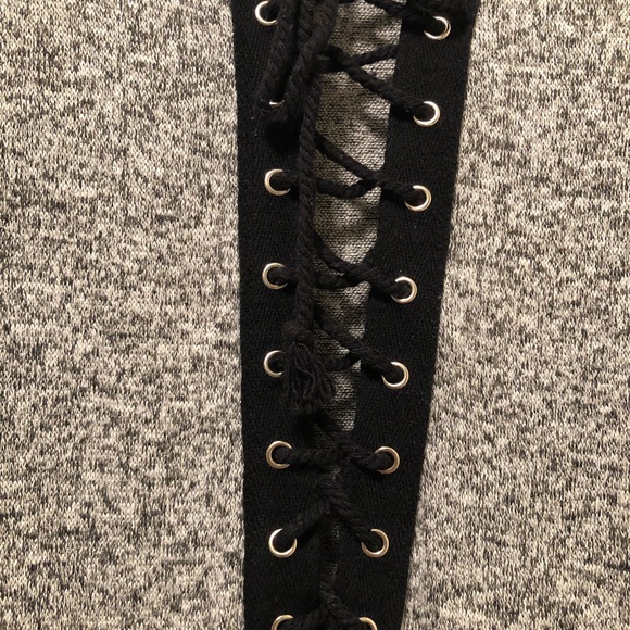 Long sleeved grey and black shirt. - Picture 3 of 4